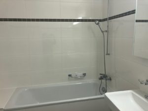 rénovation salle de bain carrelage baignoire